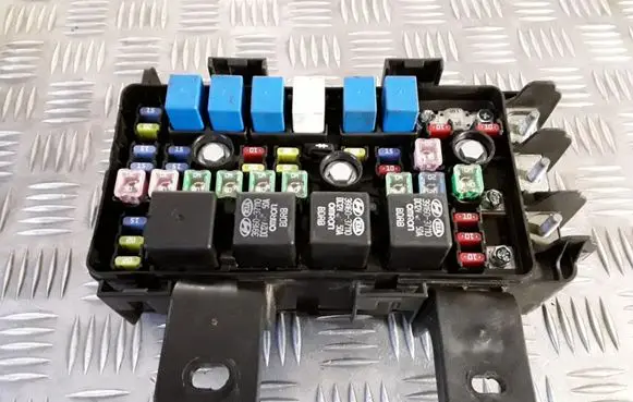 Hyundai Sonata Fuse module 919503K540 00562577