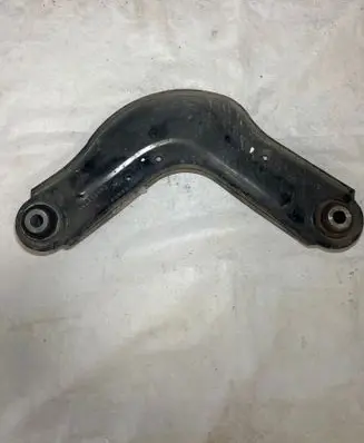 Chrysler Pacifica Rear control arm 68235367A 16716