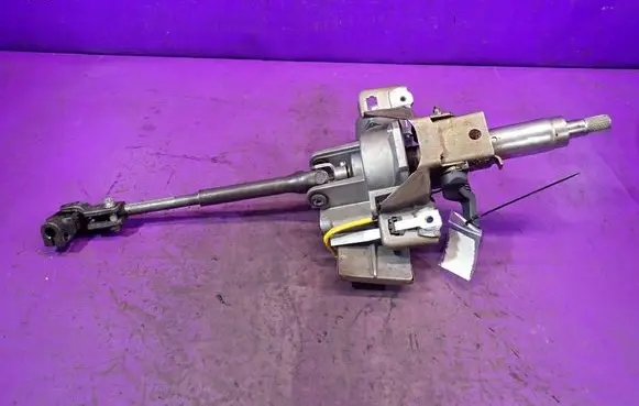 Opel Corsa D Power steering pump 55701302