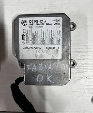 Skoda Fabia Mk1 (6Y) Airbag control unit/module 1C0909601A 5WK43123 03070911