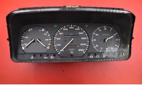 Volkswagen PASSAT B4 Speedometer (instrument cluster) 357919059AD