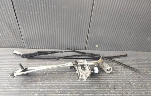 Mercedes-Benz CLA C118 X118 Front wiper linkage and motor A1778206701