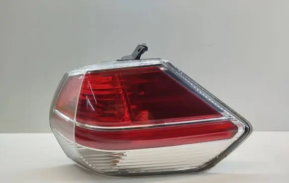 Nissan X-Trail T32 Rear/tail lights 22017939