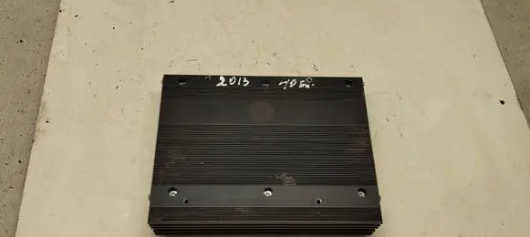 Chrysler 300C Sound amplifier 05064981AK