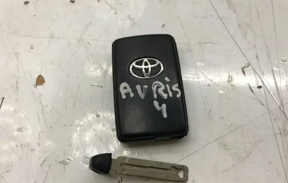 Toyota Auris 150 Ignition key/card 899040D030 6951552110