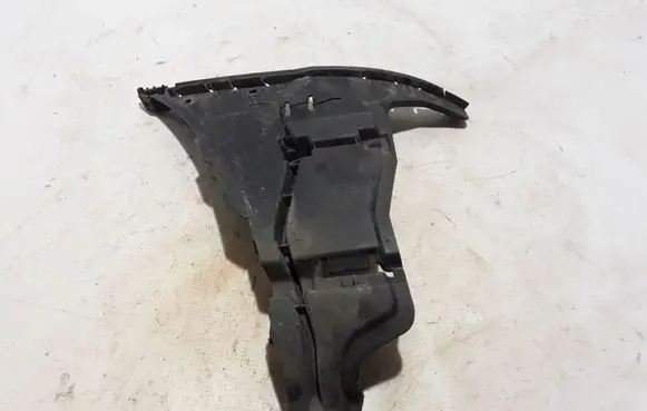 Volvo S60 Front bumper mounting bracket 08693182