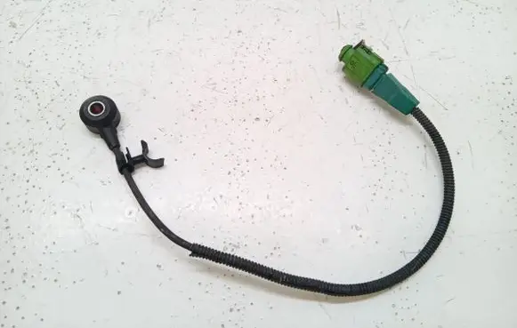 Volkswagen Golf V Detonation knock sensor 06E905377A