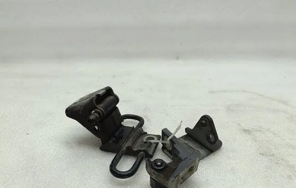 Audi A6 S6 C6 4F Front door hinge set 8E0831411