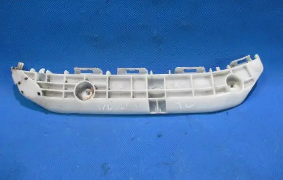 Toyota Verso-S Rear bumper mounting bracket 52576-52100