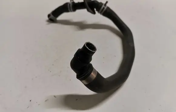 Mercedes-Benz GL X164 Engine coolant pipe/hose A1645060035