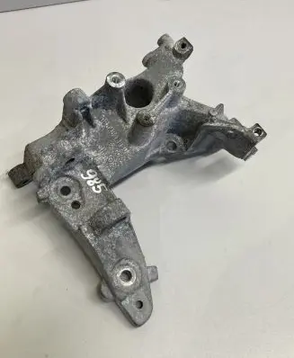 Peugeot 308 Generator/alternator bracket 9684613880