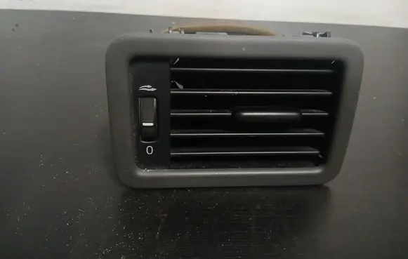 Volvo V70 Dashboard side air vent grill/cover trim 30755183 30755177