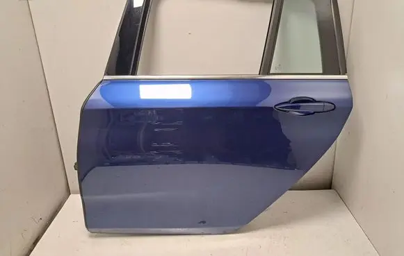 BMW 2 F46 Rear door 7392325 7321063