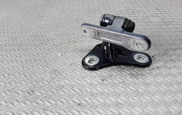 Mercedes-Benz C W203 Front door lower hinge 