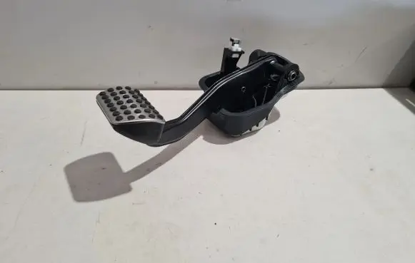 Mercedes-Benz C W205 Brake pedal A2222940001