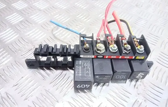 Skoda Octavia Mk1 (1U) Fuse module 8L0941822