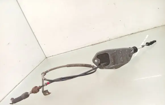 Toyota Avensis T270 Gear shift cable linkage 
