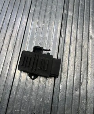 Volkswagen PASSAT B6 Seat heating relay 1Z0959772B