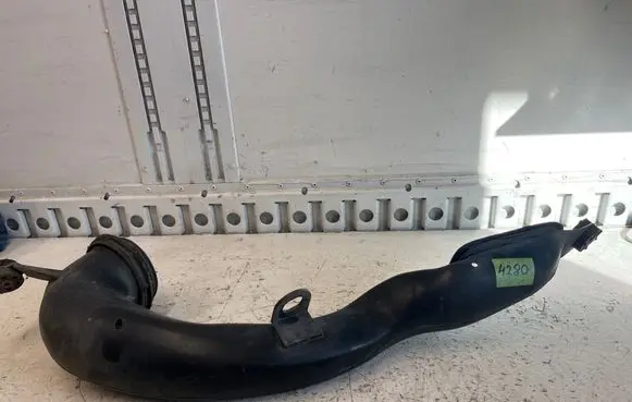 BMW 5 E39 Air intake hose/pipe 1437630