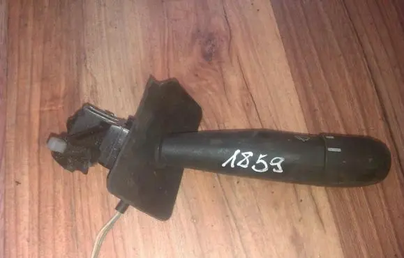 Volkswagen Golf VI Wiper control stalk