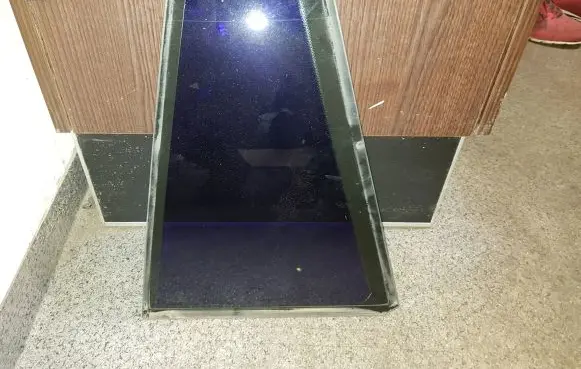 Rear vent window glass