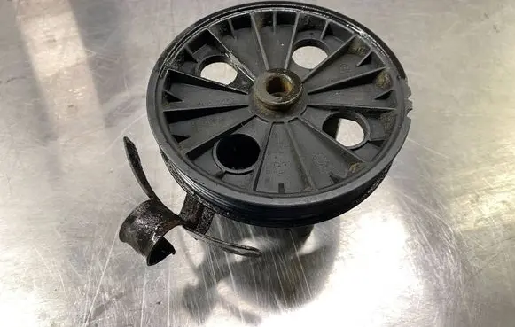 Volvo S80 Power steering pump 9485757