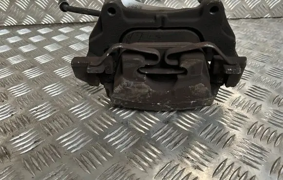 Volvo XC90 Front brake caliper 31381442