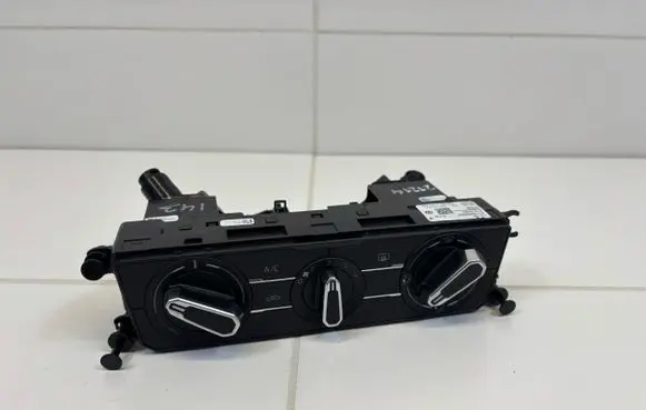 Seat Leon (5F) Air conditioning/heating control unit 2G1820045P
