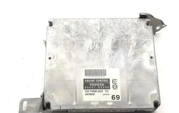Toyota Avensis T250 Engine control unit/module 8966105690