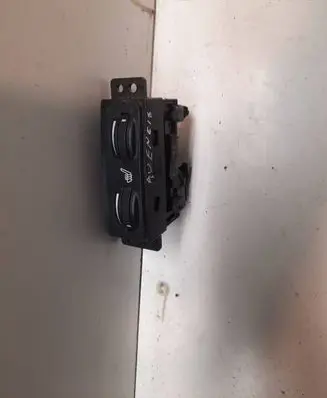 Toyota Avensis T250 Seat heating switch 453417