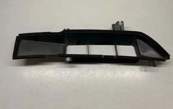 Tesla Model 3 Intercooler air guide/duct channel 109085800C 109085700C