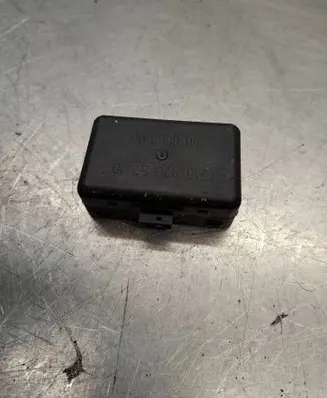 Mercedes-Benz S W220 Rain sensor 2108205710 00600000