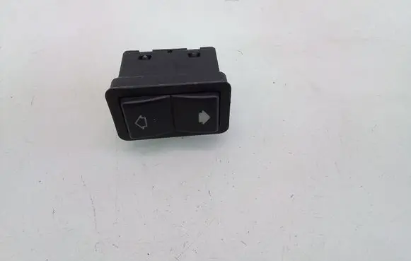 BMW 5 E39 Electric window control switch 8368974