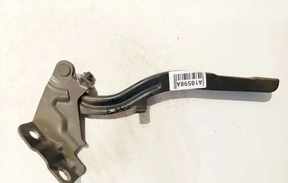 Engine bonnet/hood hinges