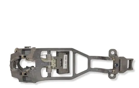 Volkswagen Touareg I Front door exterior handle/bracket 7L0837885C