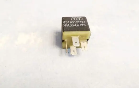 Audi A4 S4 B5 8D Other relay 431951253h