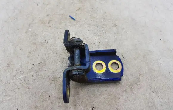 Nissan X-Trail T30 Rear door upper hinge NOCODE