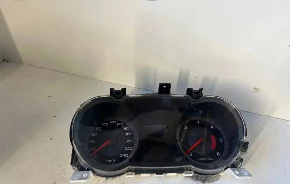Mitsubishi Outlander Speedometer (instrument cluster) 769166220H