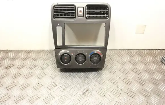 Subaru Forester SG Climate control unit 72311SA002 5037223015 39028