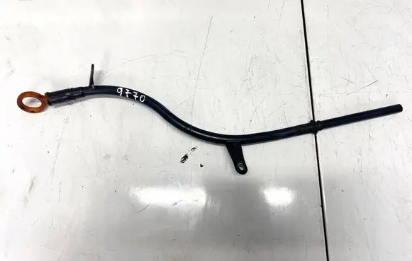 Volkswagen PASSAT B6 Oil level dip stick 