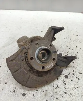 Volkswagen Golf IV Front wheel hub