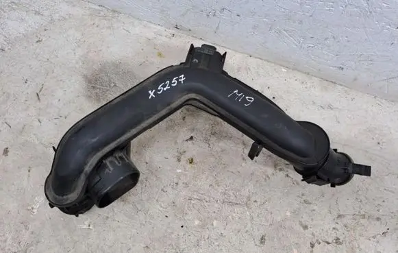 Volkswagen Golf VII Intercooler hose/pipe 04C145673