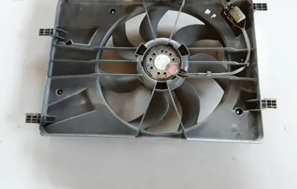 Chevrolet Orlando Radiator cooling fan shroud 3135103784