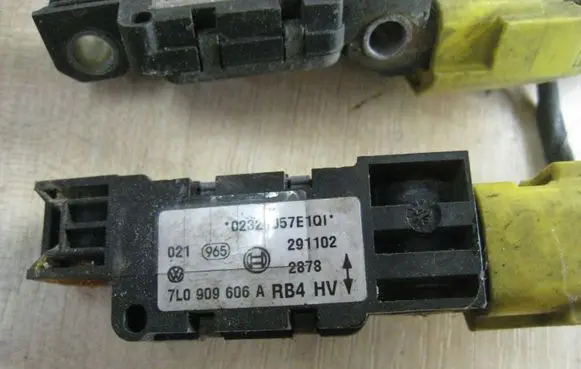 Volkswagen Phaeton Airbag deployment crash/impact sensor 7L0909606A