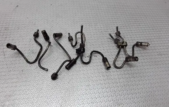 Saab 9-5 Fuel injector supply line/pipe 