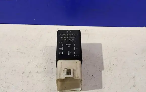 Mercedes-Benz Vito Viano W639 Other relay A0025424419