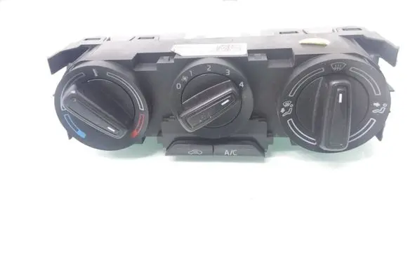 Skoda Fabia Mk3 (NJ) Climate control unit 6V0820045C
