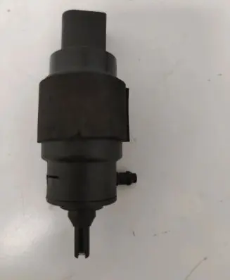 Volkswagen Touareg III Windscreen/windshield washer pump 8K5955647