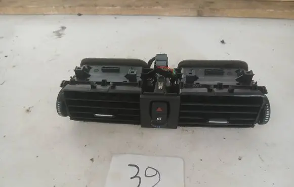 BMW 3 GT F34 Dash center air vent grill 9218552