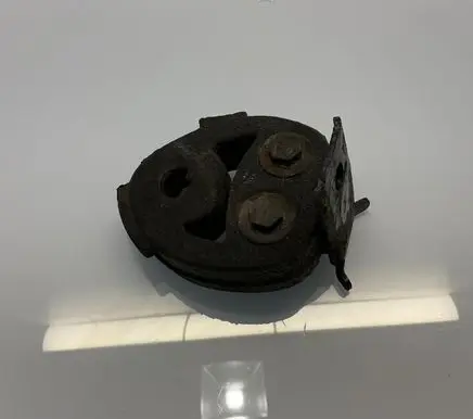 Mercedes-Benz S W221 Muffler mount bracket/holder 